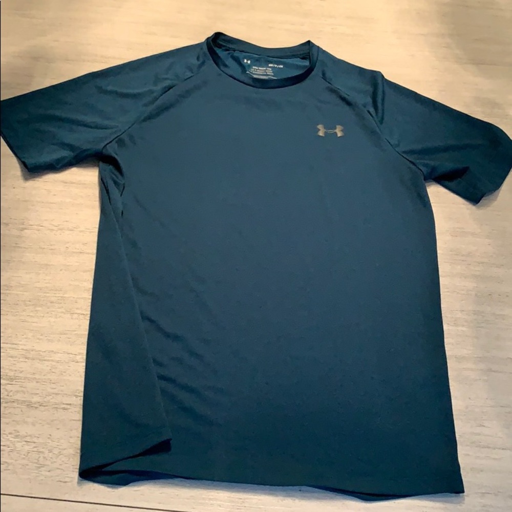 Men’s shirt sleeve dri fit under armour tee